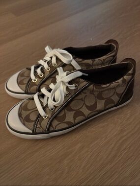 New in Box Coach 8M Barrett Khaki and Cream Signature Canvas Low-Top Sneakers